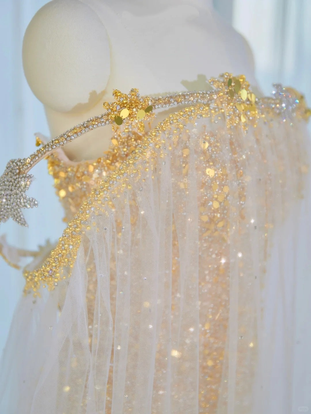 Charming Gold Sequin Strapless Mermaid Maxi Dress Detachable Tulle Cape Beading Accent Prom Dress AP2133