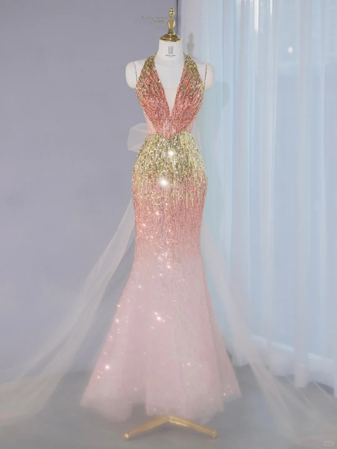 Opulent Gradient Sequins Trimmed Mermaid Hem Maxi Dress Vogue Tulle Bow Design Backless Halter Prom Dress AP2136