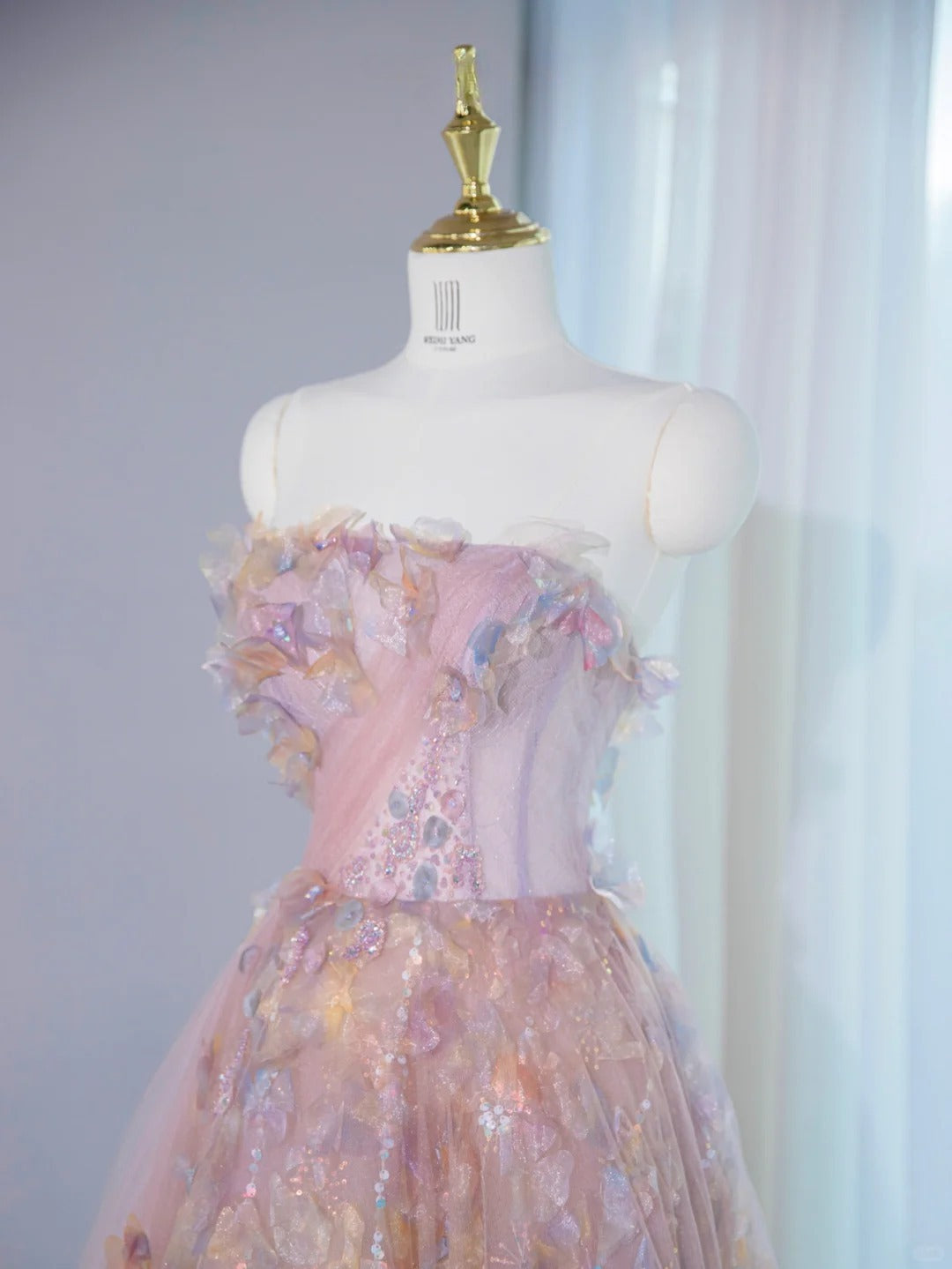 Charming Strapless Colorful 3D Petal Maxi Dress Elegant Sparkling Sequins Accent Sheer Tulle Splicing Prom Dress AP2139