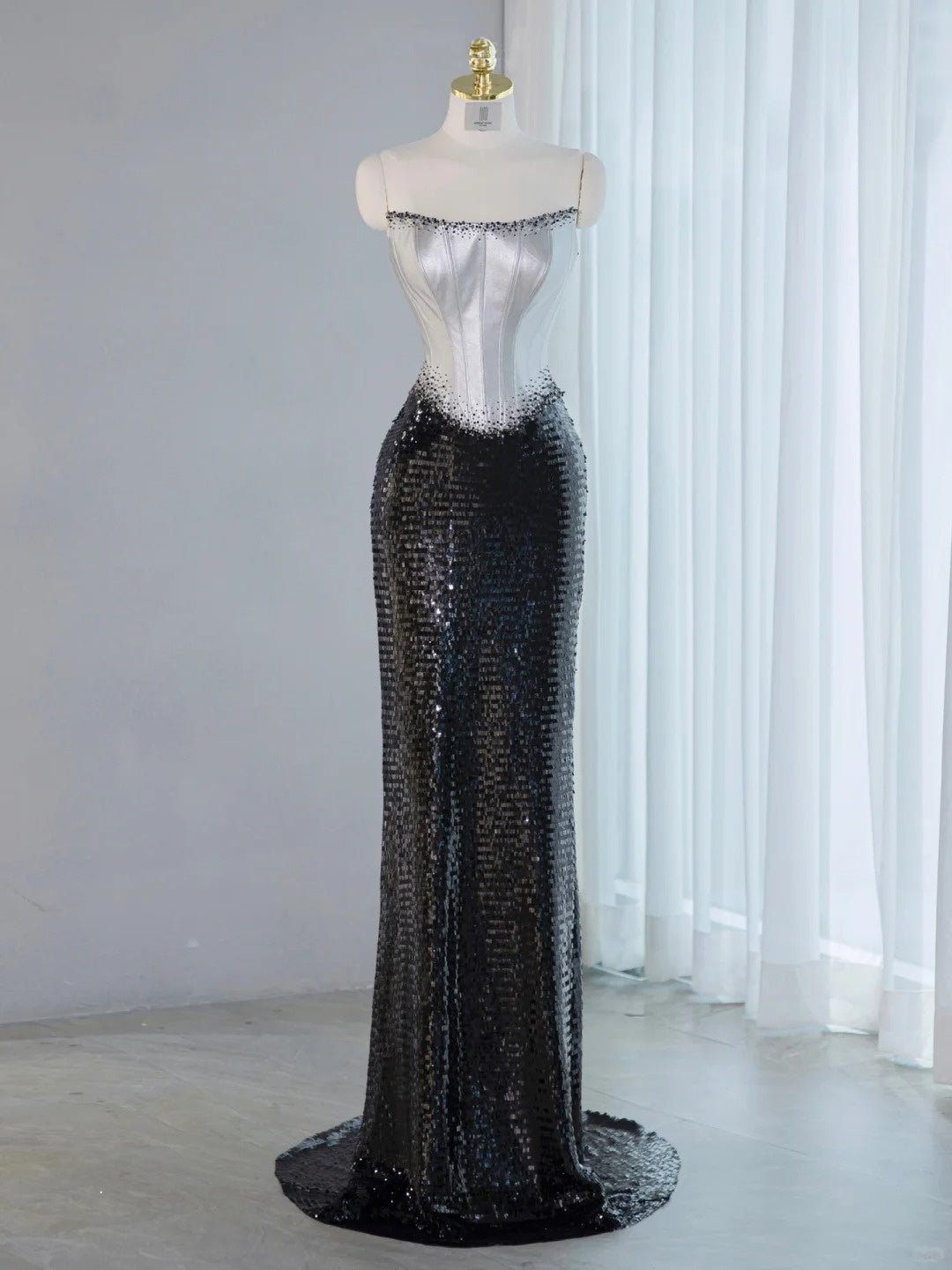 Sexy Silver Leather-Like Fabric Strapless Beading Maxi Dress Vogue Black Sequin Lace-Up Back Prom Dress AP2143