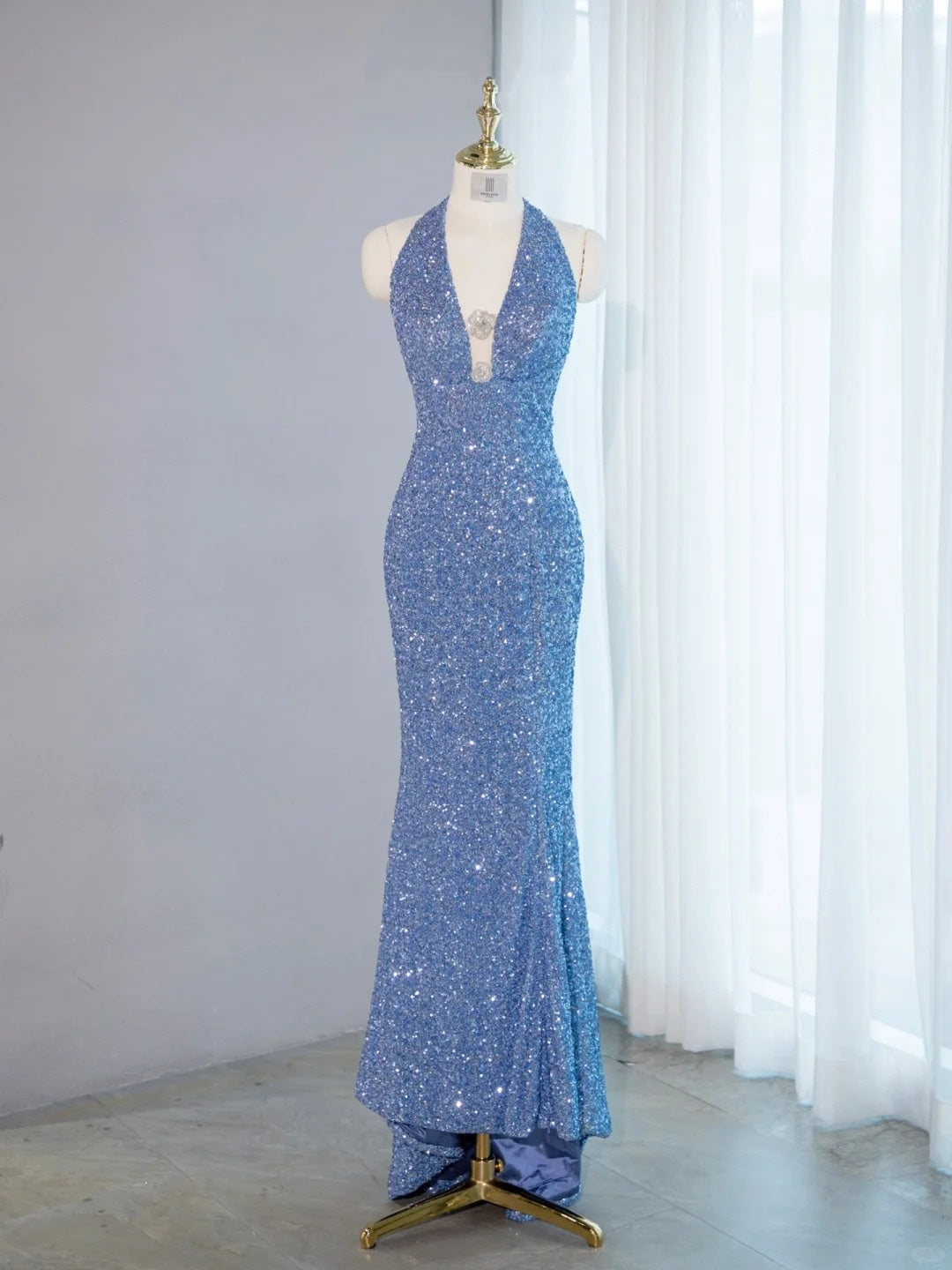 Charming Blue 3D Floral Design Halter Maxi Dress Romantic Sequins Accent Shining Bead Sheath Prom Dress AP2146
