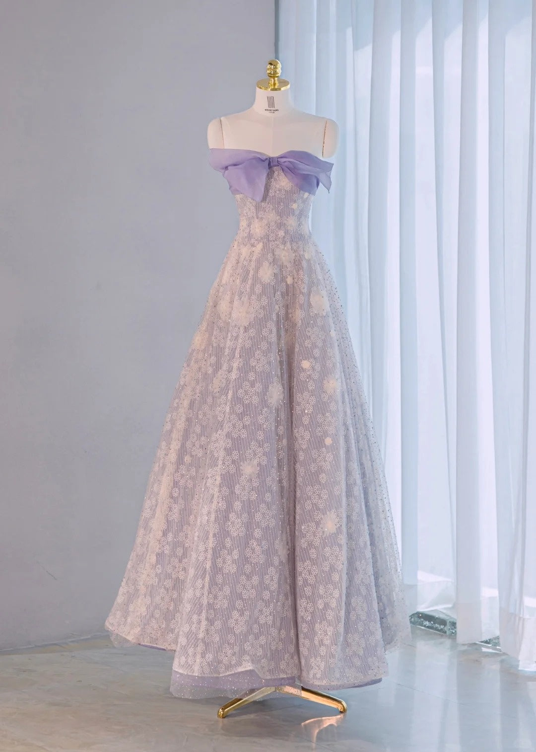 Dreamy Applique Strapless Sheer Mesh Overlay Big Bow Trim Maxi Dress Graceful A-Line Sequins Accent Formal Events Prom Dress AP2151