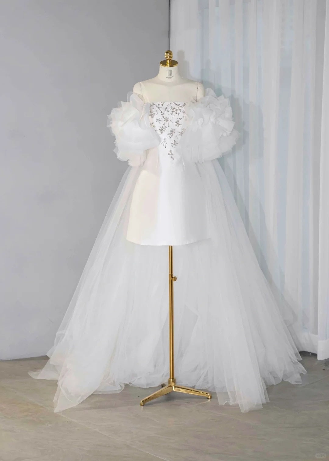 Fairy-Tale Off-Shoulder Satin Fabric Mini Dress Exquisite Tiered Tulle Splicing Glittering Beading Homecoming Dress AP2153