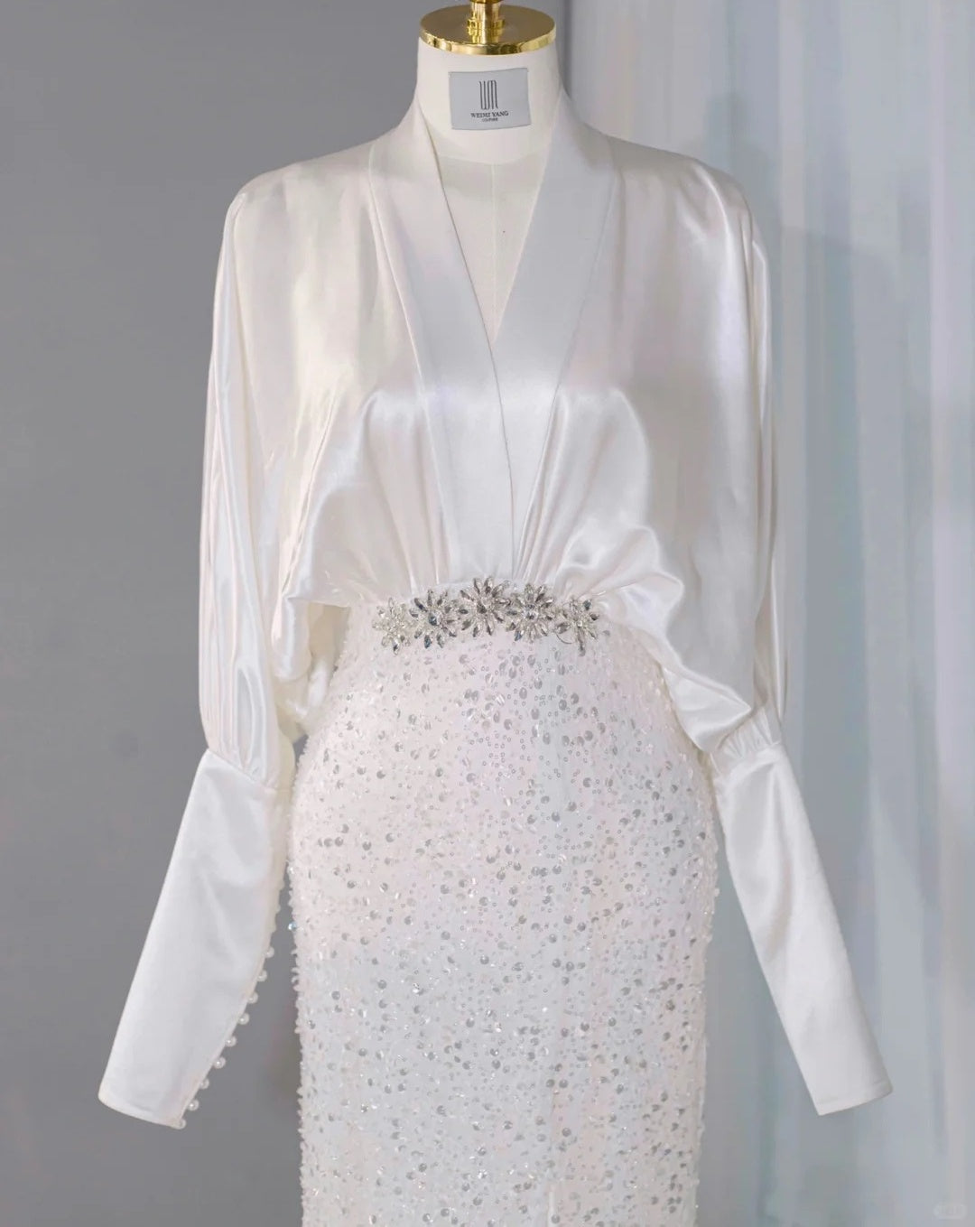 Elegant White Satin Deep V-Neck Sheath Maxi Dress Romantic Sparkling Crystal Floral Belt Long Sleeve Sequins Accent Prom Dress AP2161