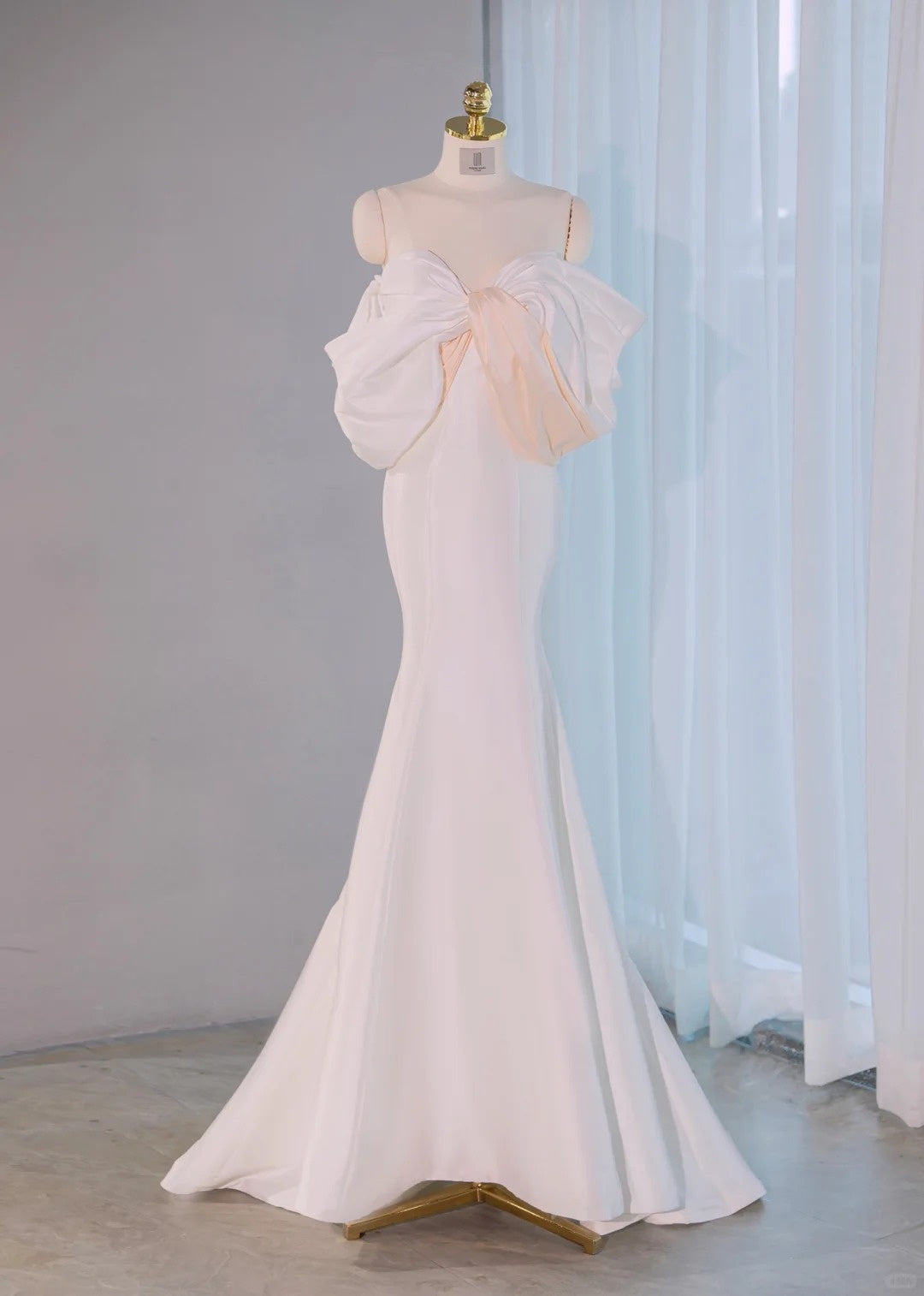 Charming Oversized Color-Block Bow Accent Strapless Mermaid Maxi Dress Fashionable Zipper Back Sheath Prom Dress AP2168