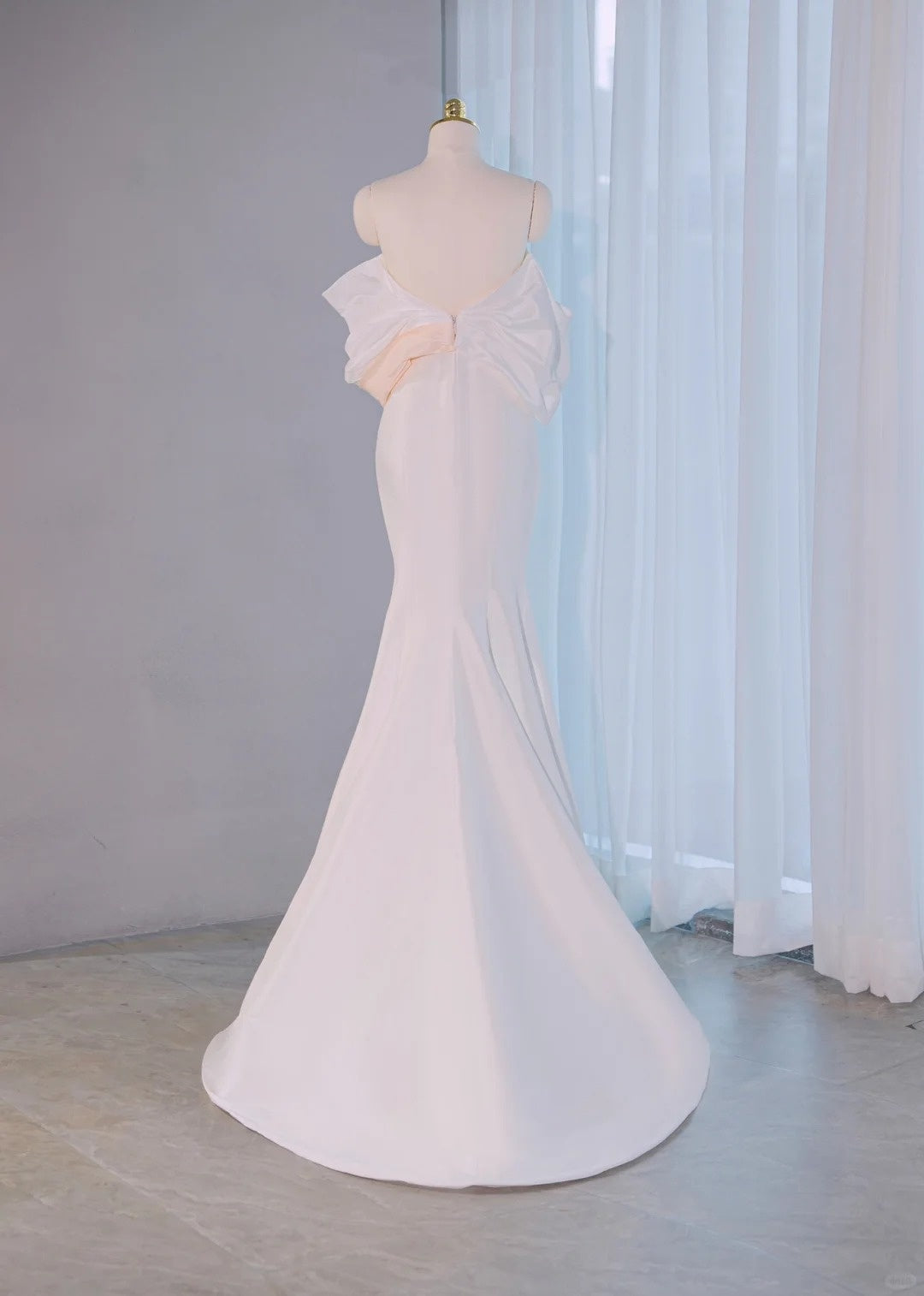 Charming Oversized Color-Block Bow Accent Strapless Mermaid Maxi Dress Fashionable Zipper Back Sheath Prom Dress AP2168