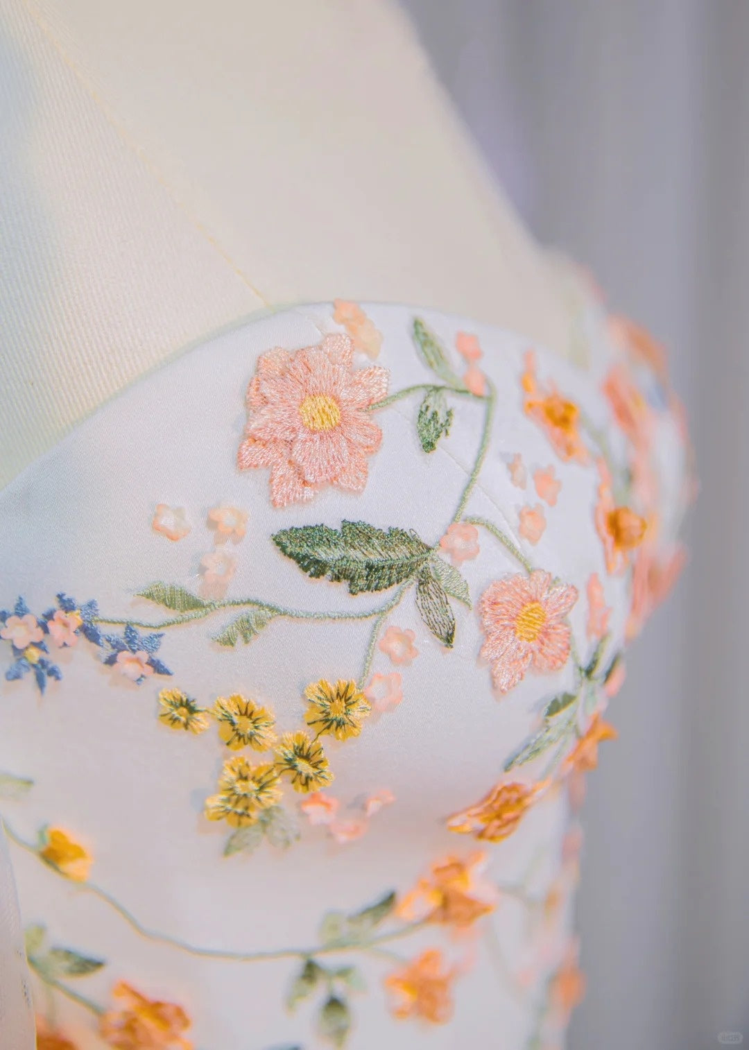 New Arrival Off-Shoulder Floral Embroidered Bridal Dress Charming Long Sheer Tulle Sleeve Lace-Up Back Wedding Dress AP2175