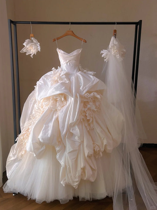 New Tendency Ruffles Satin 3D Handmade Flowers Strapless Bridal Dress Graceful  A-Line Cascade Tulle Hem Wedding Dress AP2185