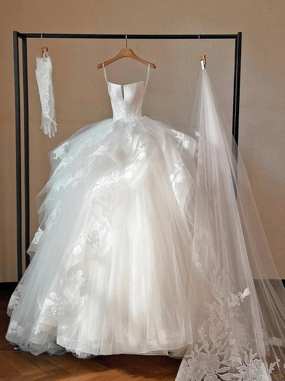 Classical Satin Bodice Cascade Ruffles Tulle Layered Bridal Dress Graceful A-Line Strapless Applique Wedding Dress AP2186