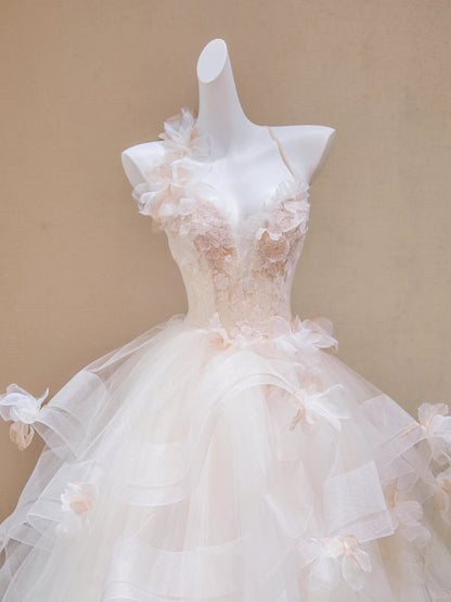 French-Inspired Handmade Flowers Trimmed Halter Bridal Dress Vintage A-Line Ruffled Cascade Tulle Hem Wedding Dress AP2191