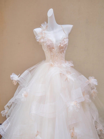 French-Inspired Handmade Flowers Trimmed Halter Bridal Dress Vintage A-Line Ruffled Cascade Tulle Hem Wedding Dress AP2191