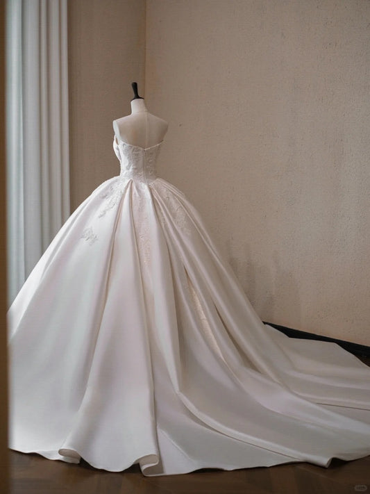 Romantic Satin Applique Strapless Bridal Dress Timeless Beading A-Line Draped Neckline Wedding Dress AP2195