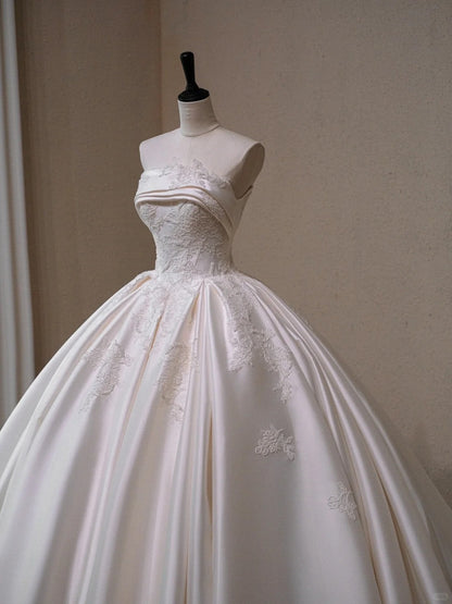 Romantic Satin Applique Strapless Bridal Dress Timeless Beading A-Line Draped Neckline Wedding Dress AP2195