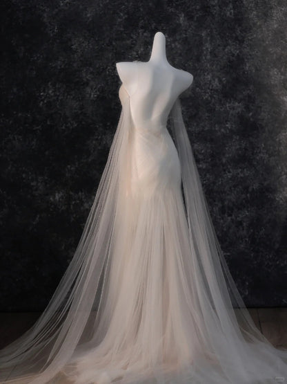 Ethereal Sheer Tulle Overlay Sheath Maxi Evening Dress Romantic Asymmetric Neckline One-Shoulder Design Short Sleeve Prom Dress AP2199