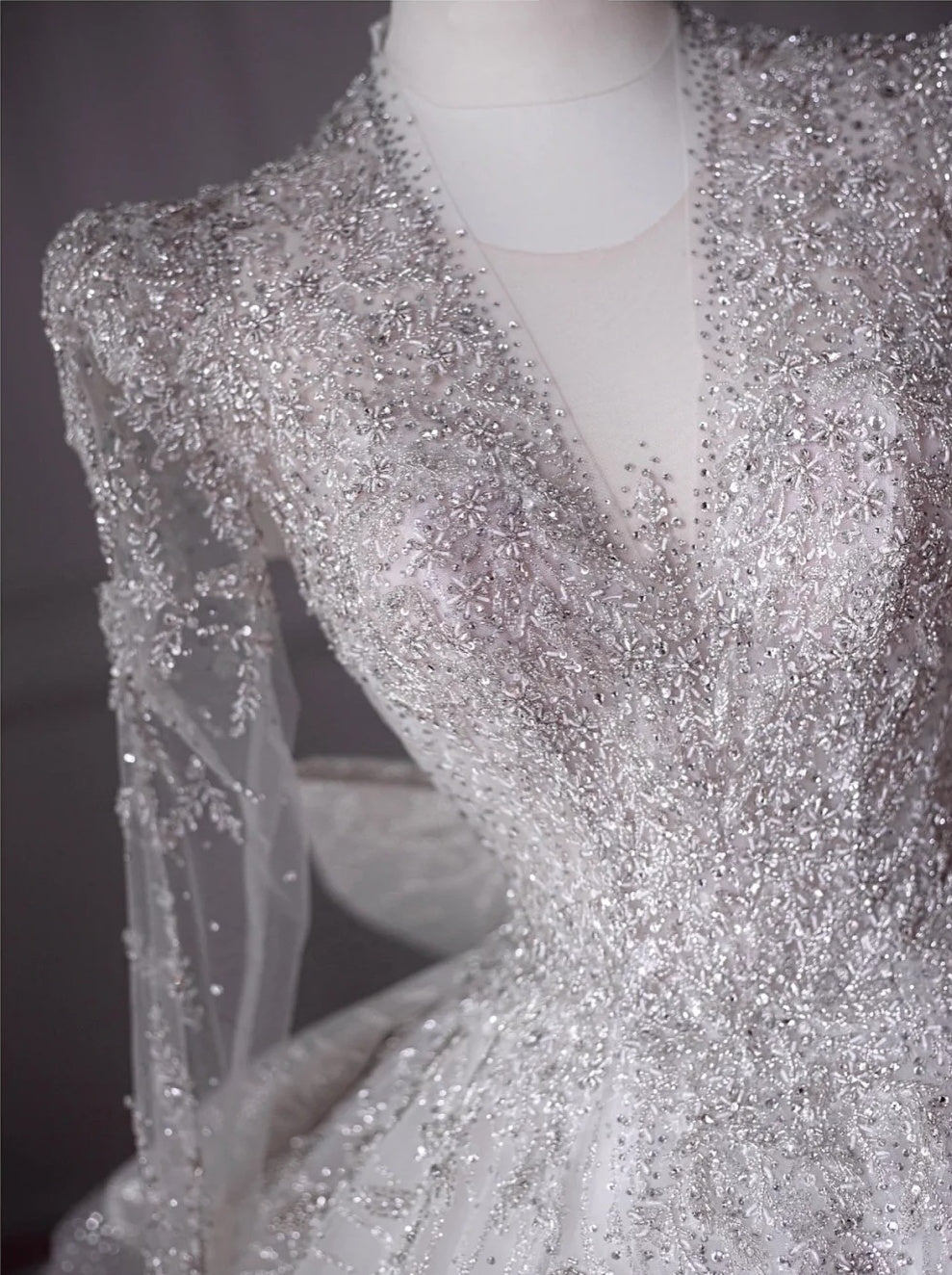 Exquisite Sheer Tulle Long Sleeve A-Line Bridal Dress French Style Mesh Trimmed Neckline Beading Applique Lace-Up Cutout Back Wedding Dress AP2208