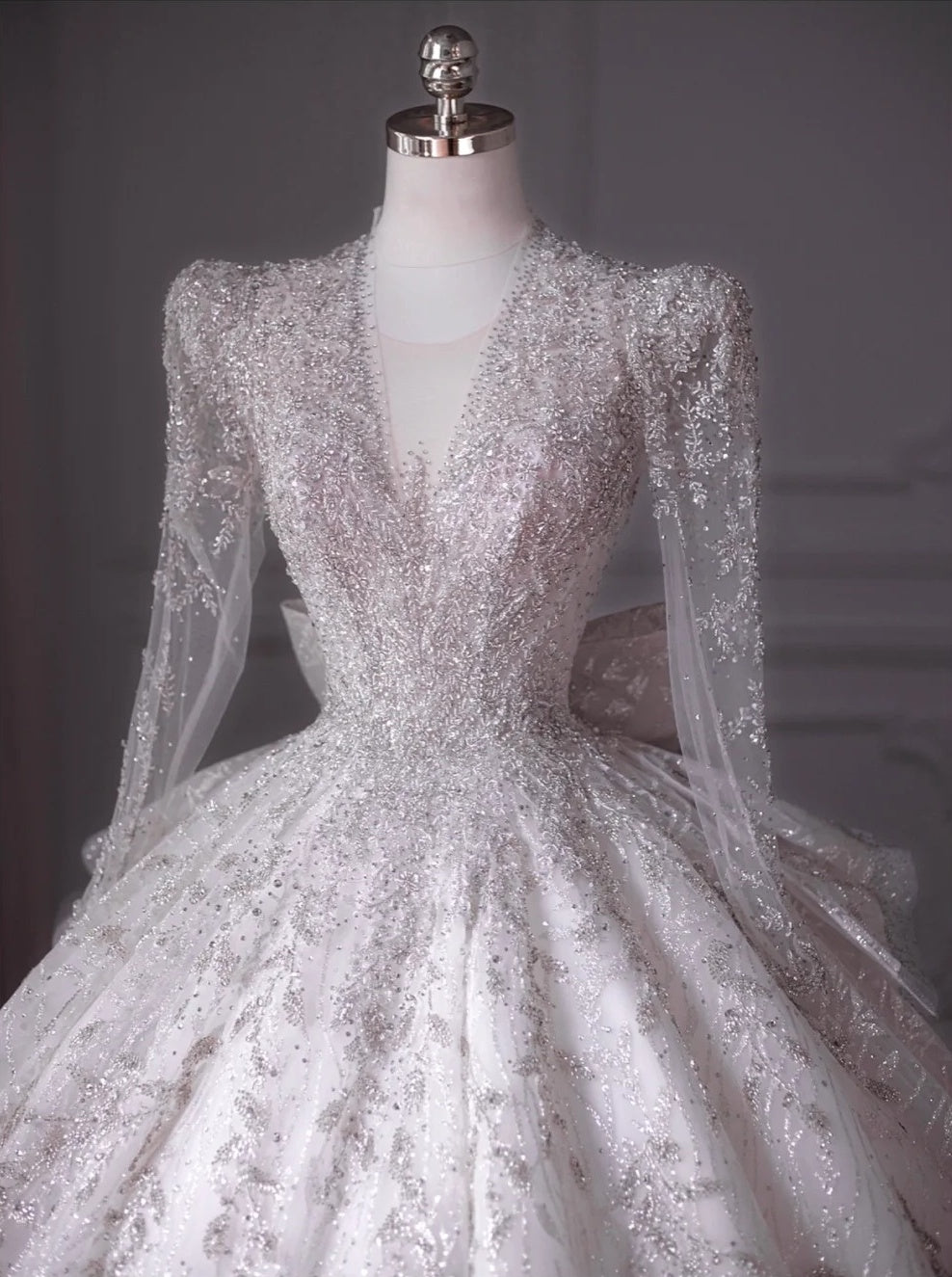 Exquisite Sheer Tulle Long Sleeve A-Line Bridal Dress French Style Mesh Trimmed Neckline Beading Applique Lace-Up Cutout Back Wedding Dress AP2208