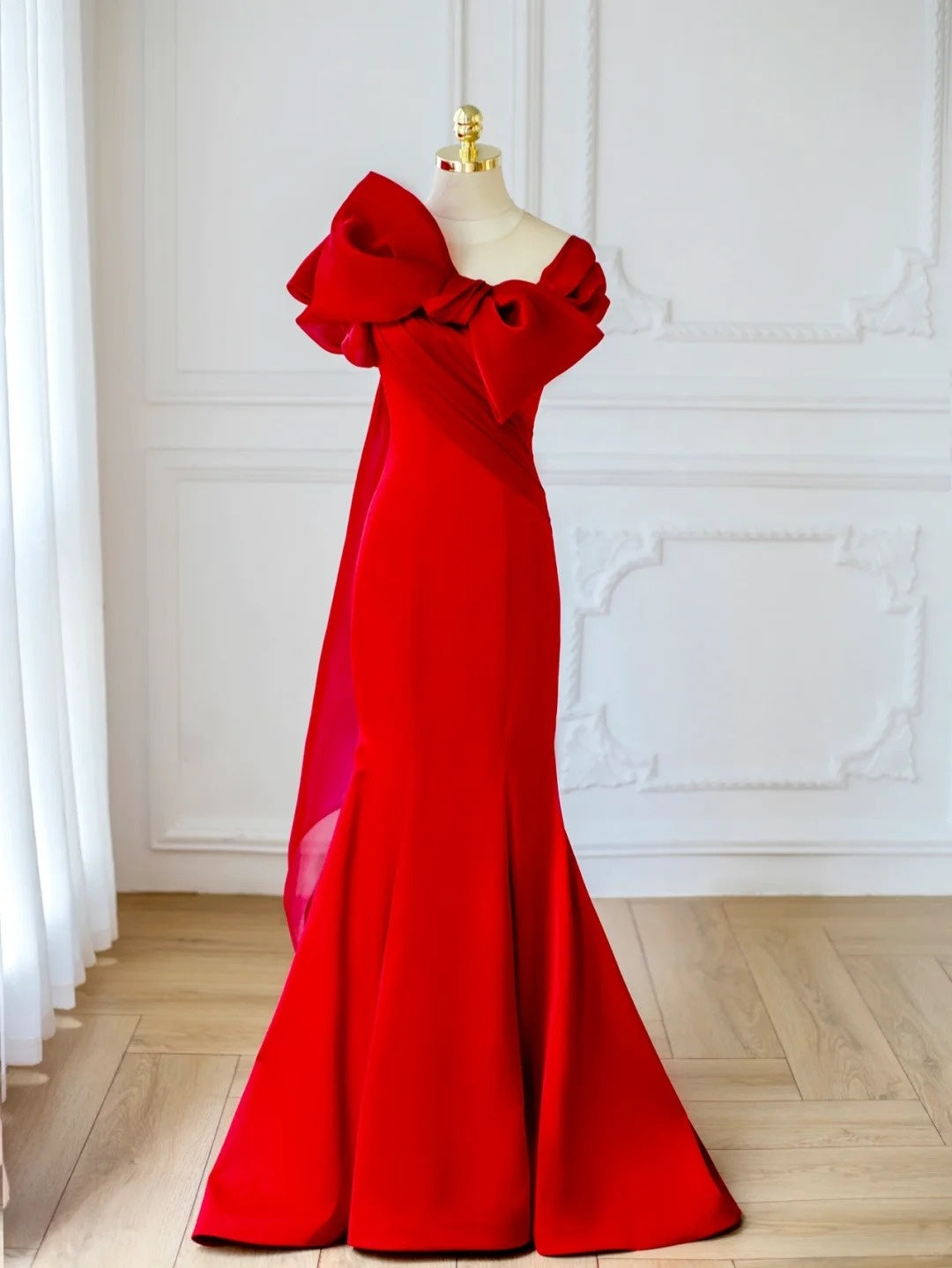 Eye-Catching Red Mesh Trimmed Round Neckline Mermaid Maxi Dress Unique Oversized Bow Accent Button Closure Prom Dress AP2210