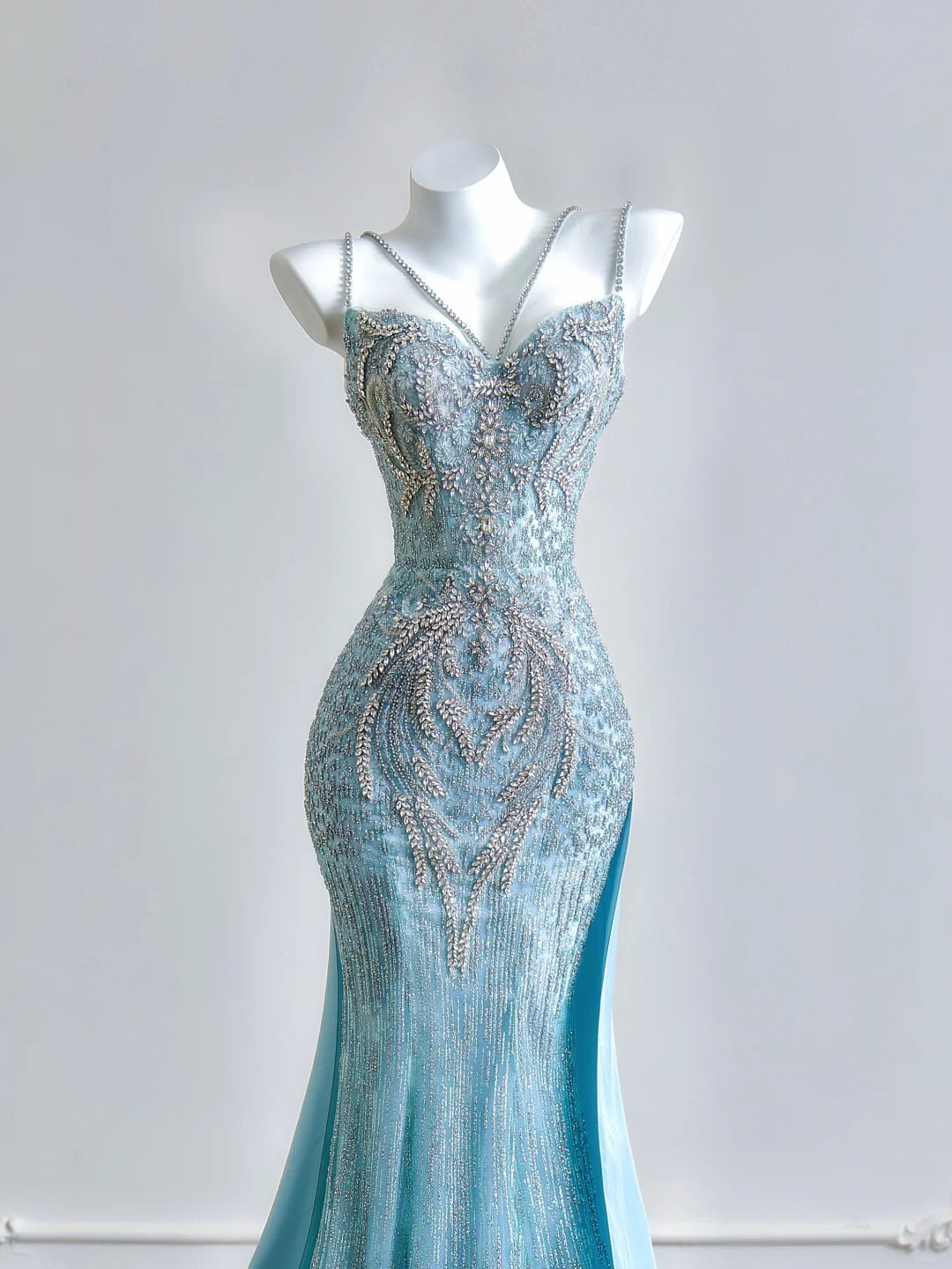 Lustrous Beading Spaghetti Strap Mermaid Evening Maxi Dress Chic Glitter Sequins Dramatic Train Prom Dress AP2216