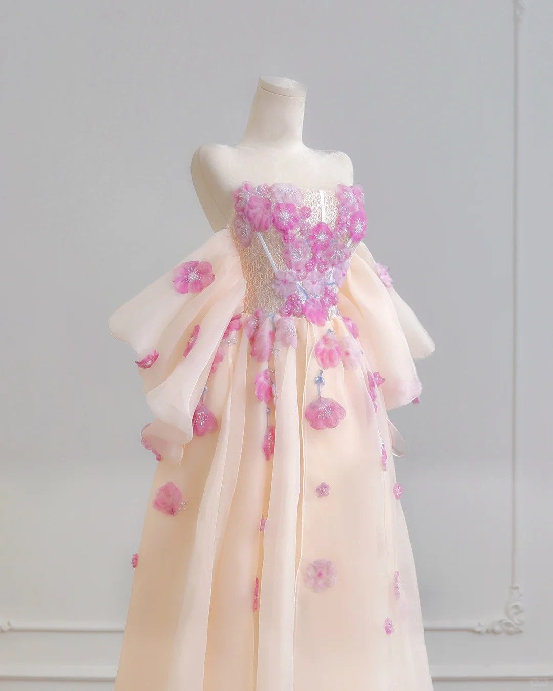 Romantic 3D Flowers Accent Beaded Maxi Dress Charming Off-Shoulder Cascade Tulle Hem Prom Dress AP2218