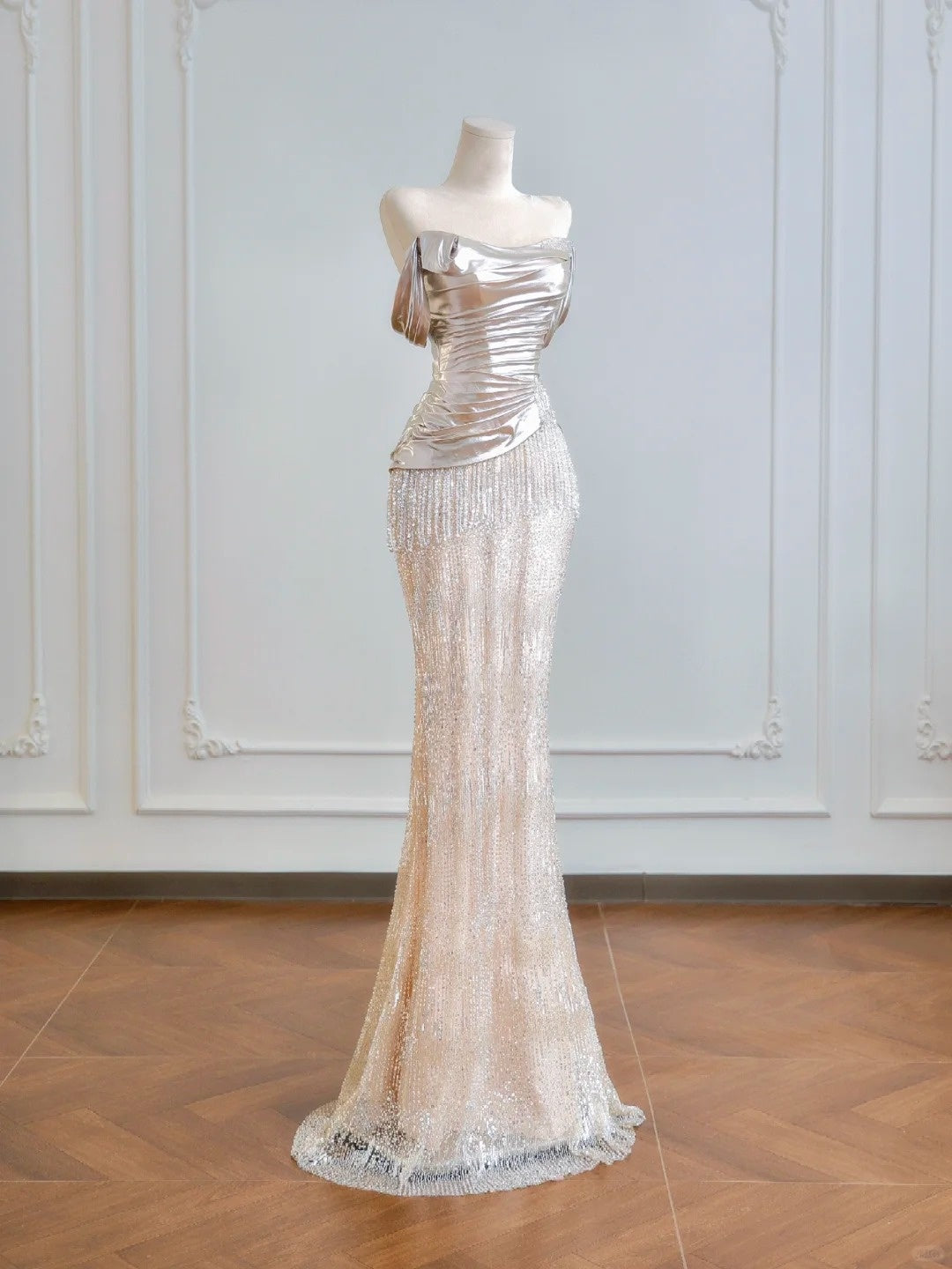 Luxurious Off-Shoulder Metallic Ruched Bodice Mermaid Maxi Dress Charming Beading Fringe Prom Dress AP2223