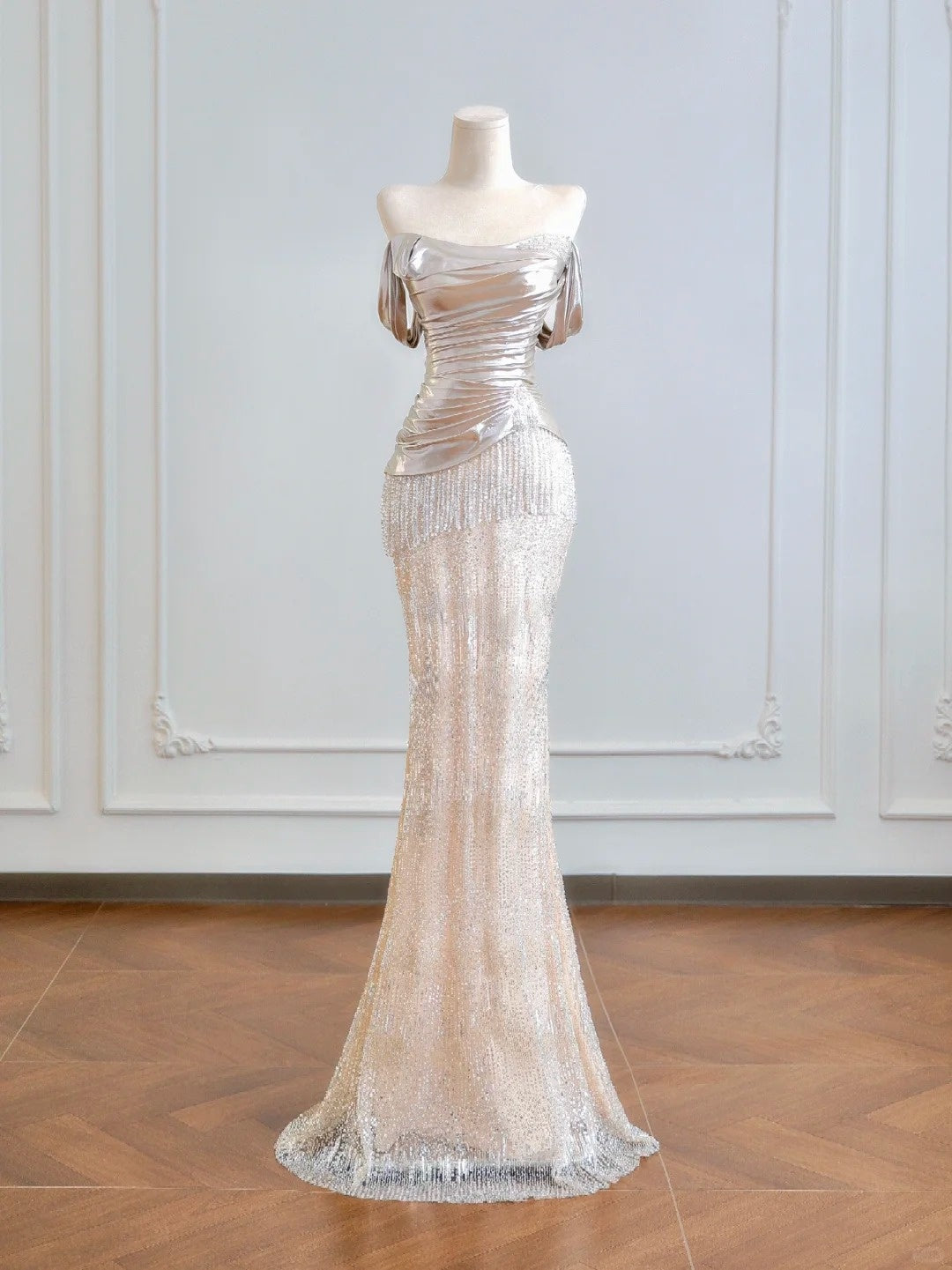 Luxurious Off-Shoulder Metallic Ruched Bodice Mermaid Maxi Dress Charming Beading Fringe Prom Dress AP2223