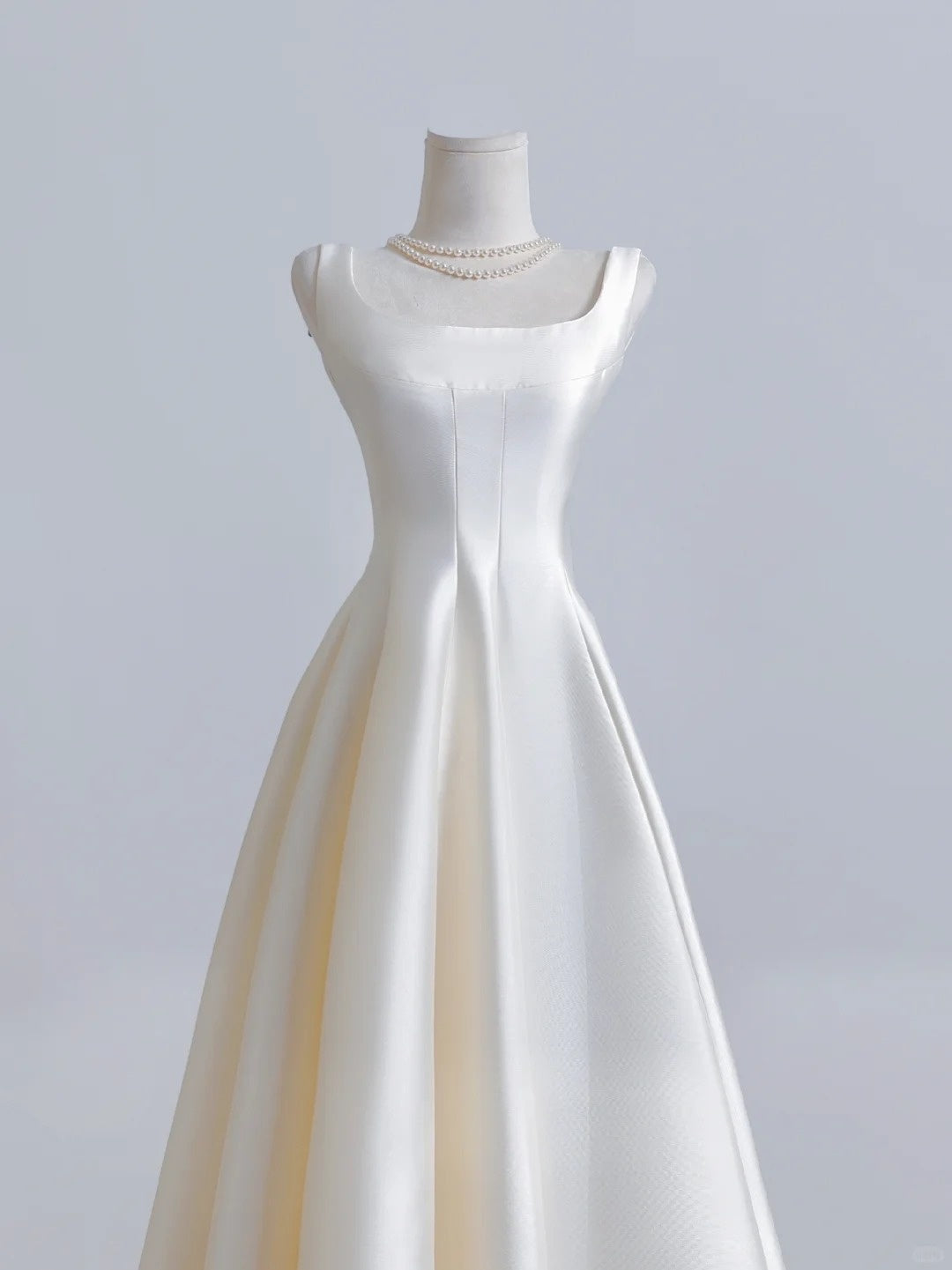 Glamorous Satin Square Neck Evening Maxi Dress Chic A-Line Cinched-Waist Minimalist Prom Dress AP2228