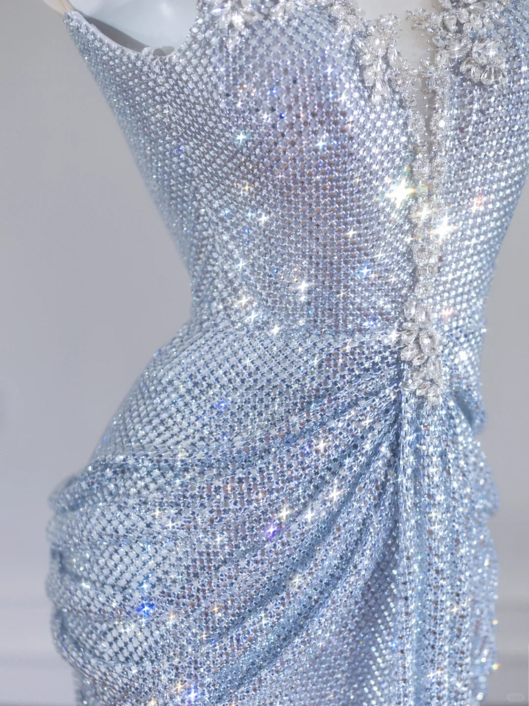 Luxurious Round Neck Beaded Sheer Mesh Splicing Blue Rhinestone Sheath Draped Prom Dress AP2244
