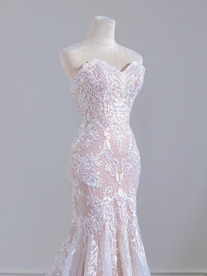 Chic White Strapless Mermaid Lace Tulle Applique Wedding Dress AP2247