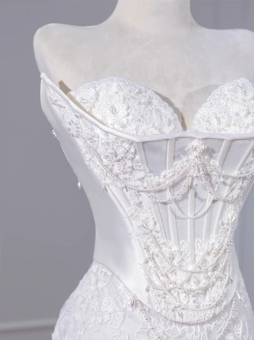 Classical Sweetheart Neck Beading Bridal Gowns Applique Mermaid Lace Wedding Dress AP2255