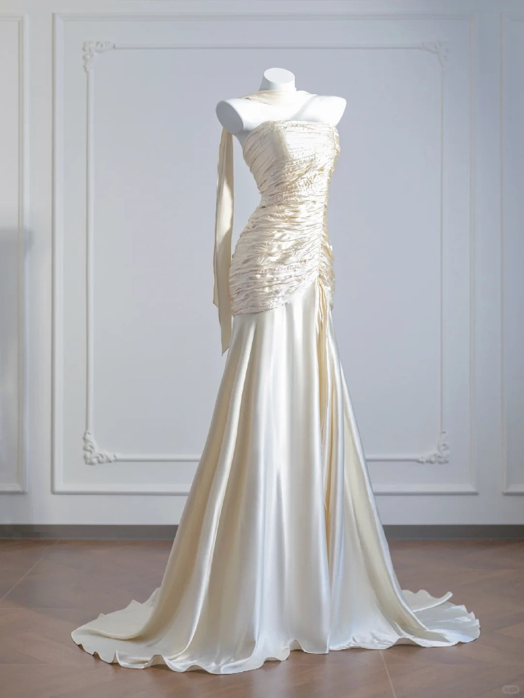 Glamorous Strapless Ruched Bodice Shimmering Fabric Mermaid Hem Wedding Dress AP2259