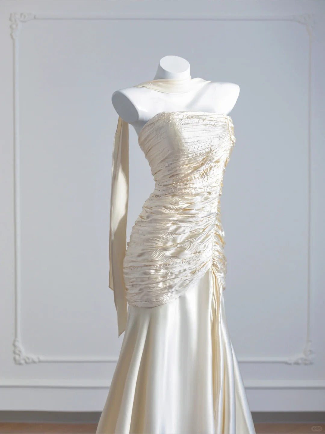 Glamorous Strapless Ruched Bodice Shimmering Fabric Mermaid Hem Wedding Dress AP2259