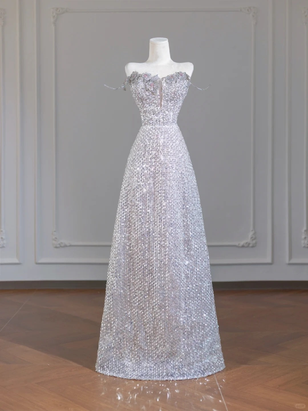 Exquisite Metallic Floral Crystals Strapless Beading Sparkling Sequins A-Line Prom Dress AP2262