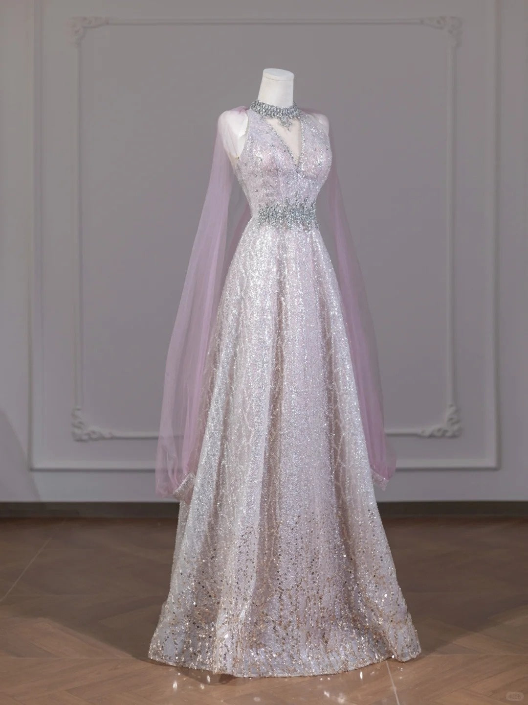 Charming Sleeveless Crystal Design A-Line Sparkly Sequins Mesh Trimmed Halter Prom Dress AP2267