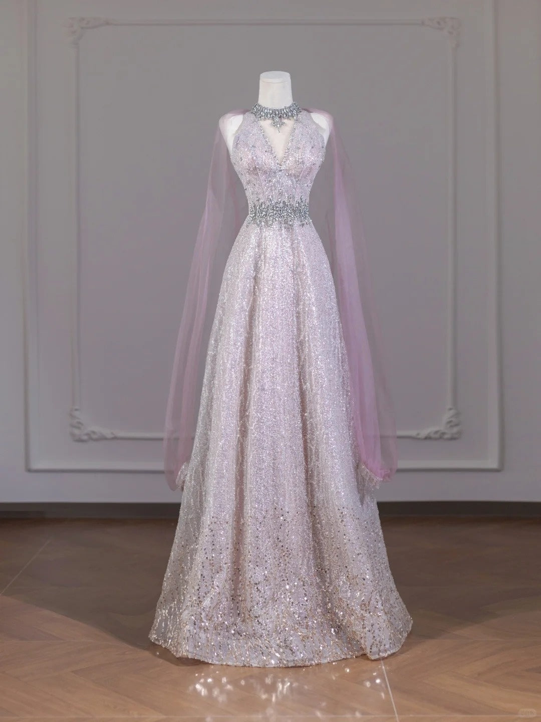 Charming Sleeveless Crystal Design A-Line Sparkly Sequins Mesh Trimmed Halter Prom Dress AP2267