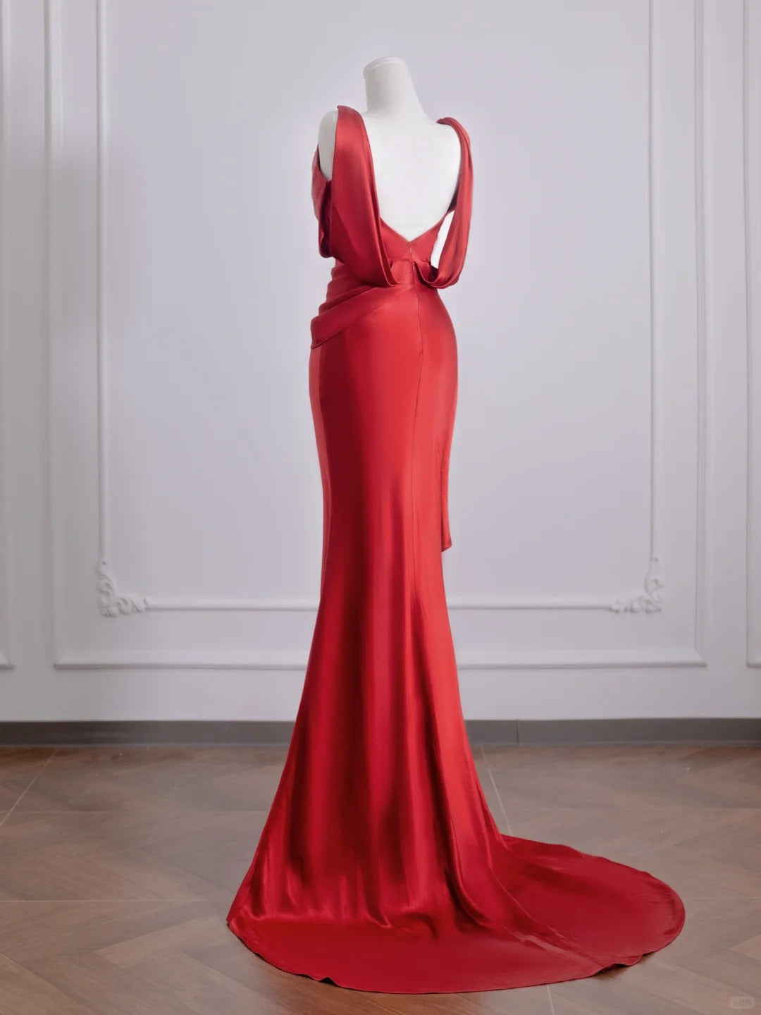 Chic Backless Red Floor Length Evening Dress Ruched V Neck Mermaid Prom Dress AP2268