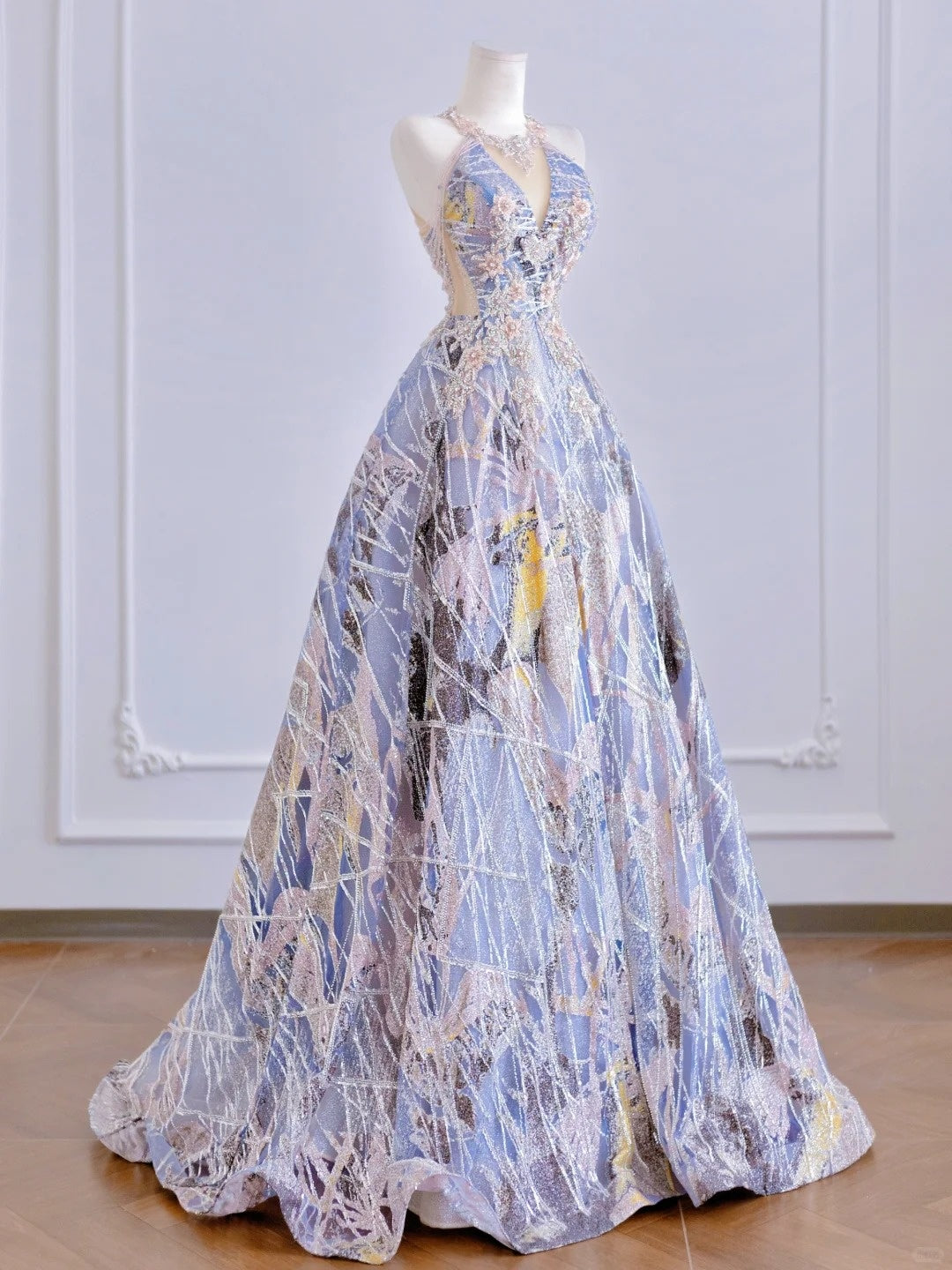 New Tendency Halter Neck Shimmering Crystals Sequins Accent A-Line Beading Prom Dress AP2271