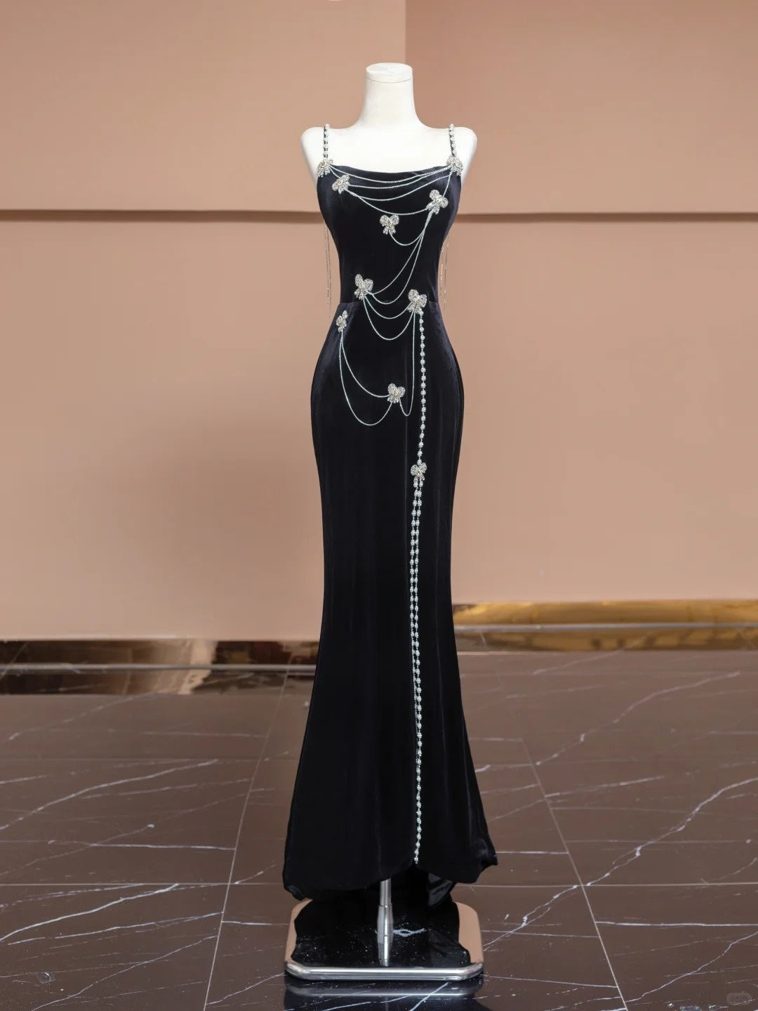 Luxurious Floor-Length Black Velvet Mermaid Hem Beading Spaghetti Straps Prom Dress AP2278