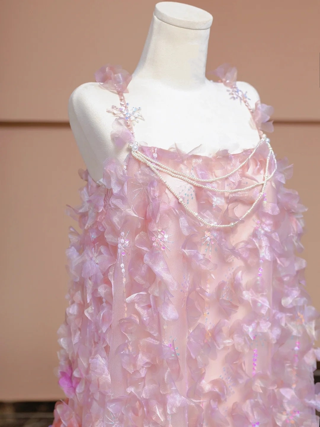 Charming A-Line Spaghetti Strap Evening Gowns Sequins Beading Petal Tulle Prom Dress AP2293