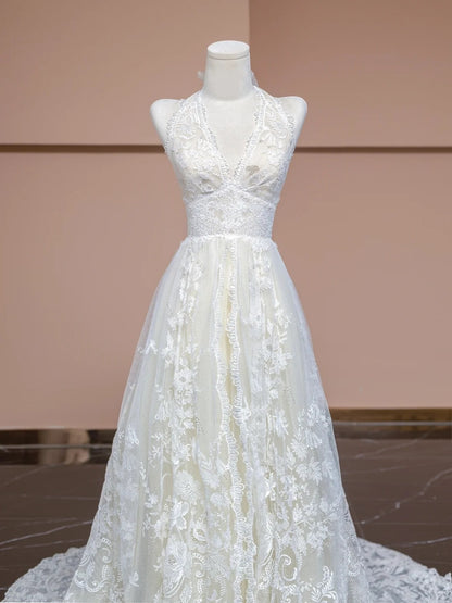 Ornate White A-Line Halter Neck Bridal Dress Applique Lace Tulle Wedding Dress AP2295