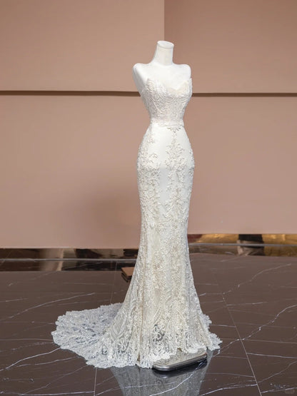 Graceful Strapless Mermaid Bridal Gowns Lace Tulle Wedding Dress AP2296