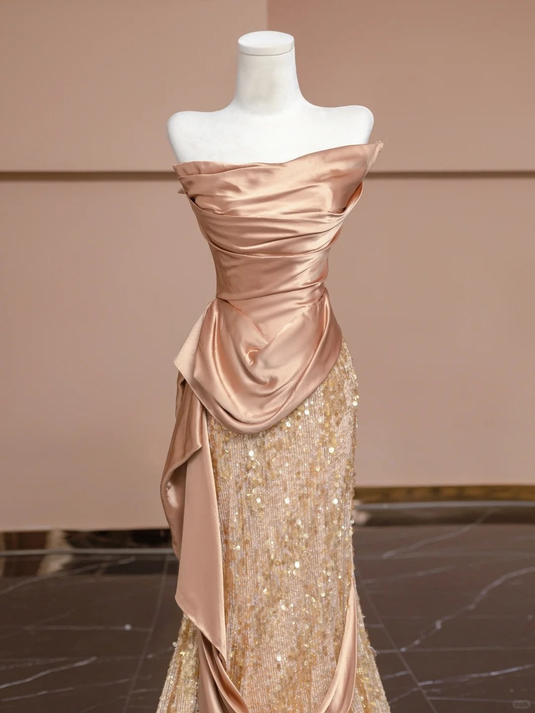 Elegant Pleated Mermaid Long Evening Gowns Sequins Tulle Strapless Prom Dress AP2297