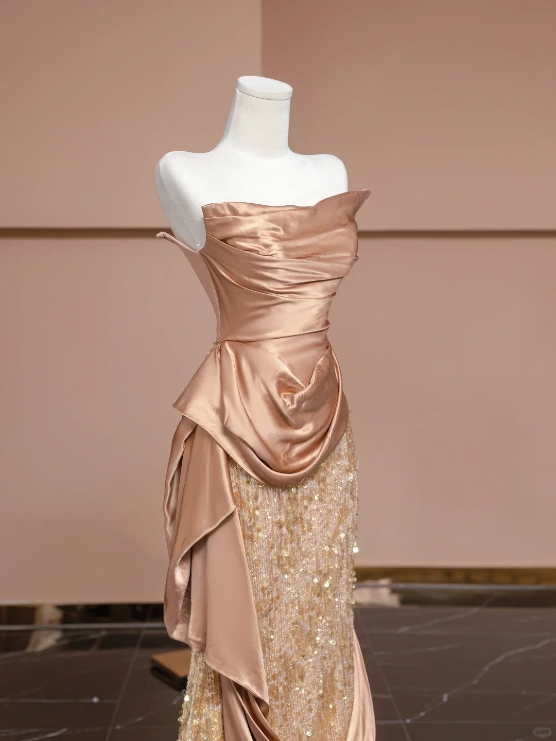 Elegant Pleated Mermaid Long Evening Gowns Sequins Tulle Strapless Prom Dress AP2297