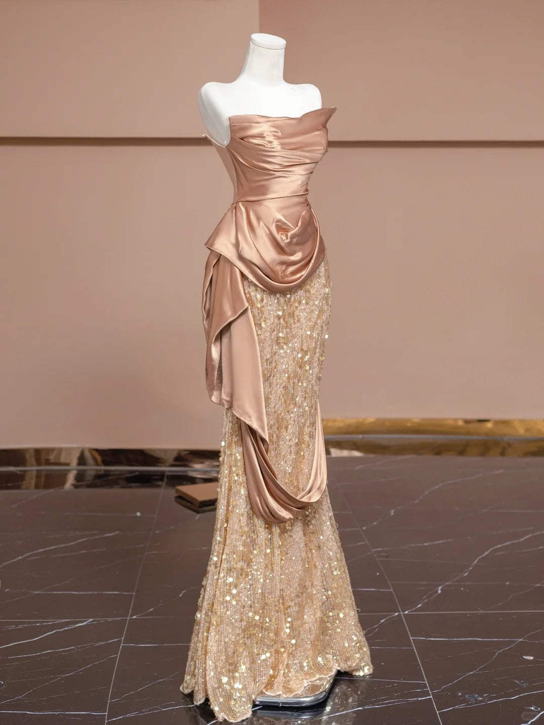 Elegant Pleated Mermaid Long Evening Gowns Sequins Tulle Strapless Prom Dress AP2297