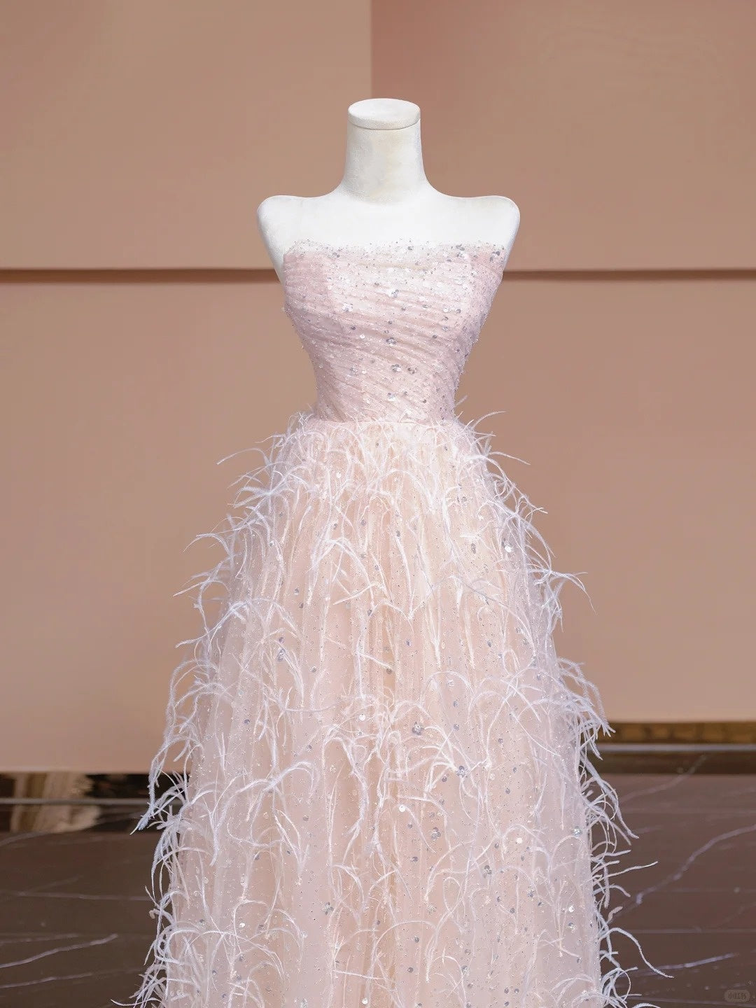 Cute A-Line Evening Gowns Strapless Feather Sequins Crystal Prom Dress AP2304