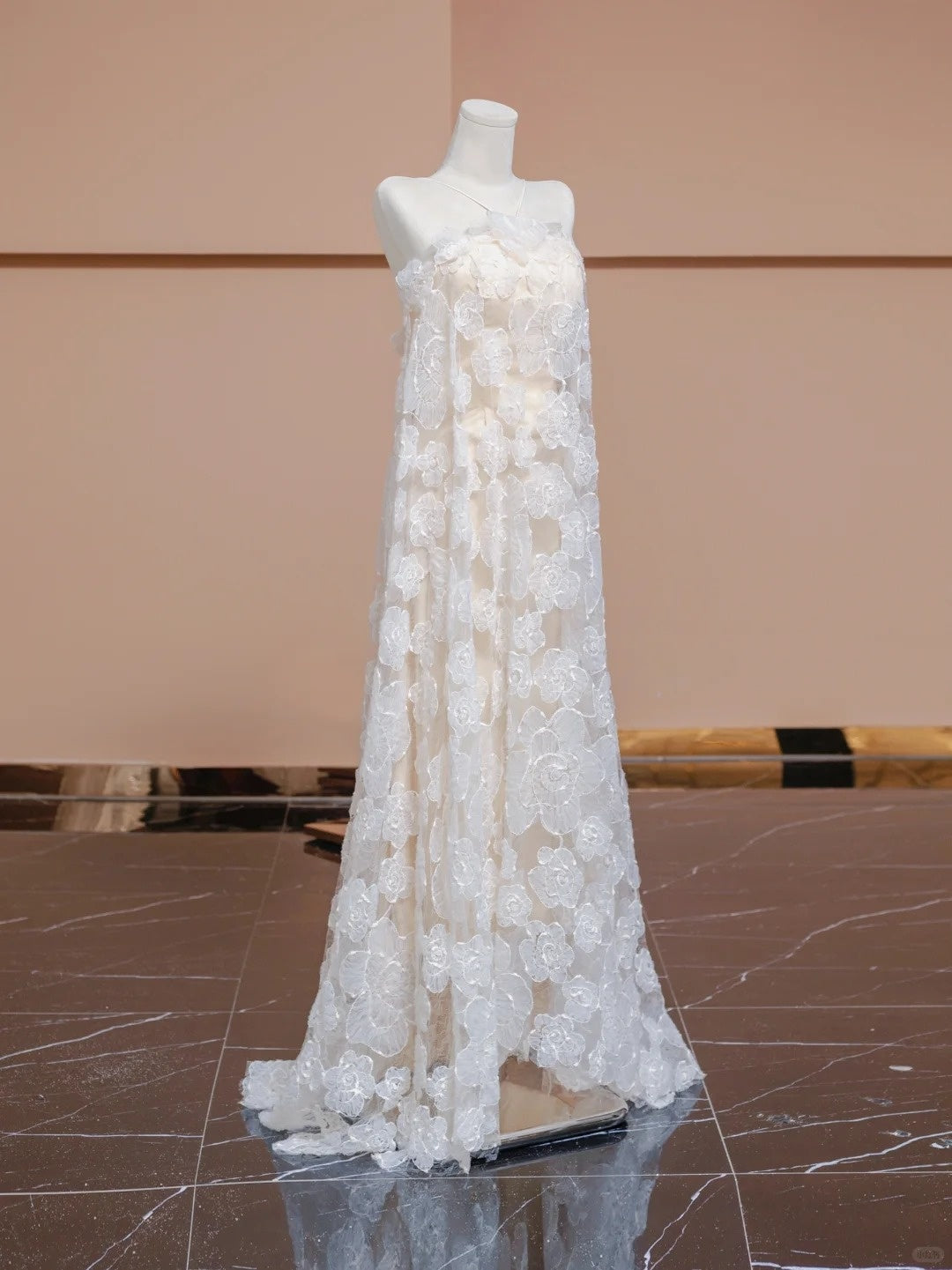 Fantastic A-Line Halter Neck Formal Dresses Lace Applique Prom Dress AP2306