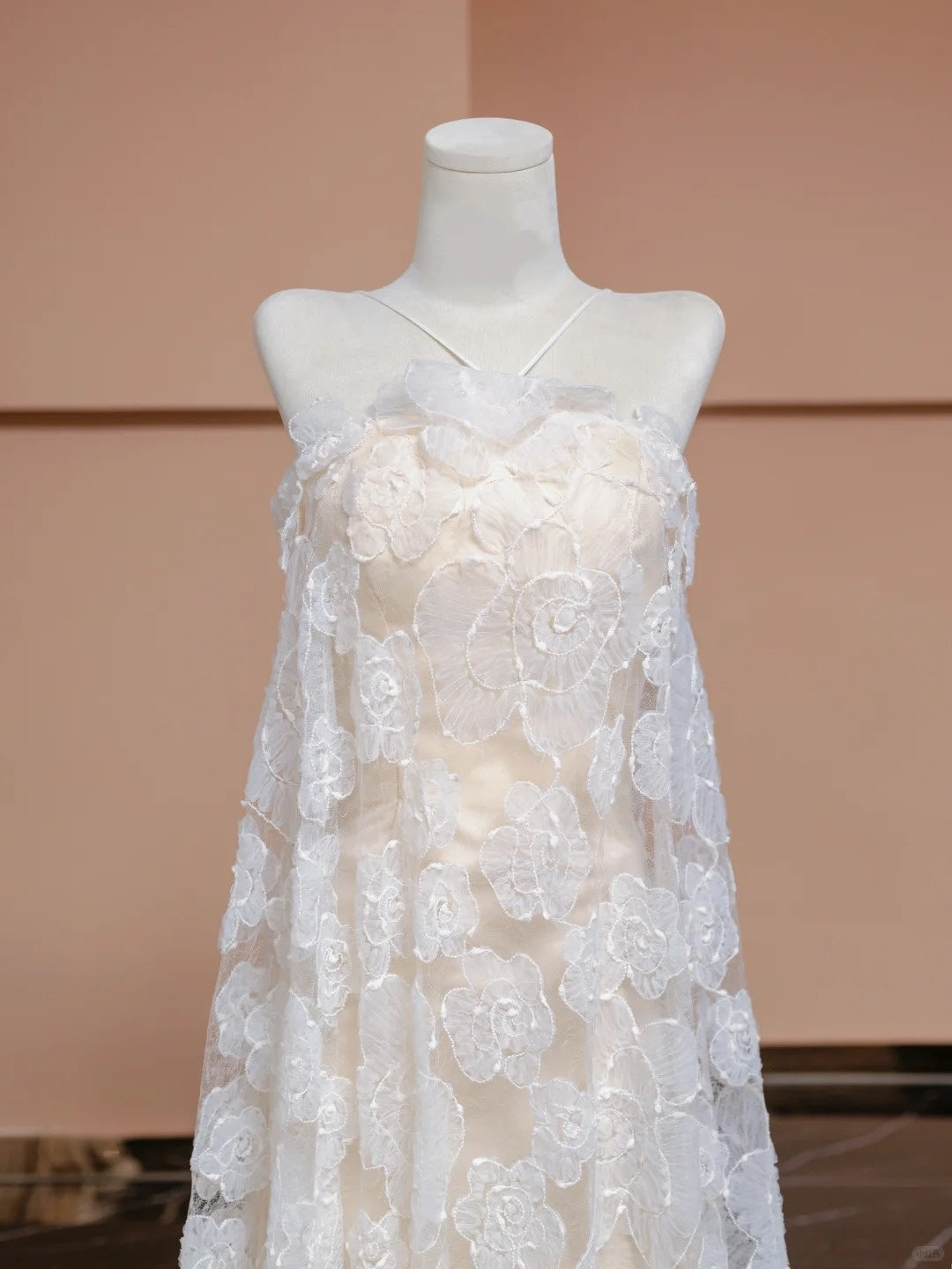 Fantastic A-Line Halter Neck Formal Dresses Lace Applique Prom Dress AP2306