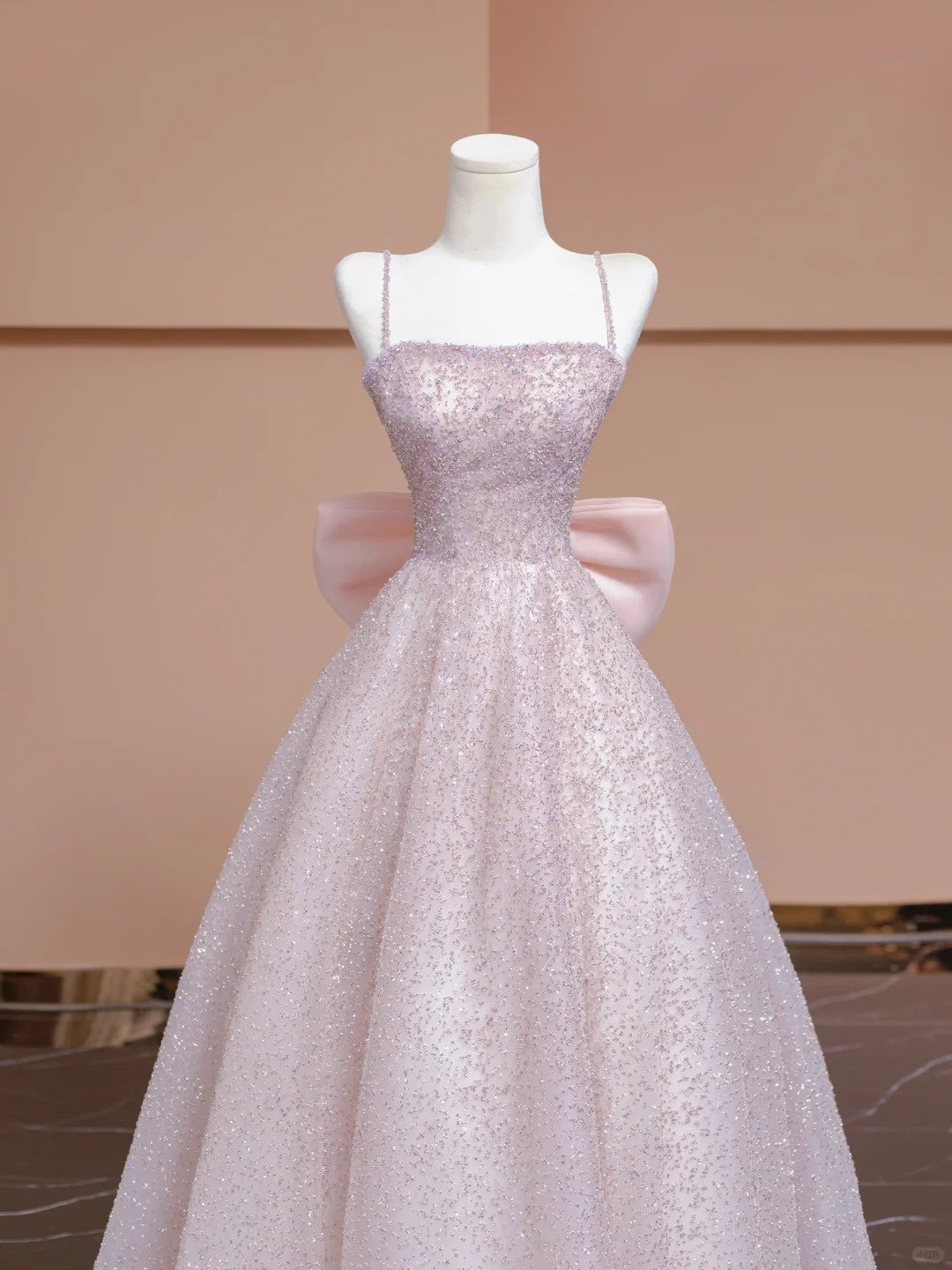 Sweet A-Line Spaghetti Strap Evening Gowns Bow Back Beading Sequins Tulle Prom Dress AP2307