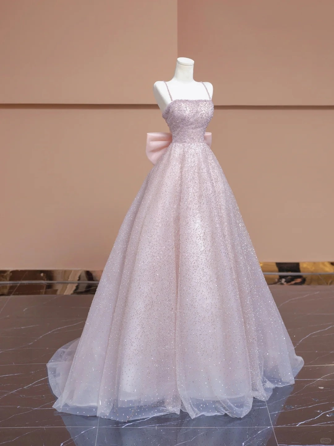 Sweet A-Line Spaghetti Strap Evening Gowns Bow Back Beading Sequins Tulle Prom Dress AP2307