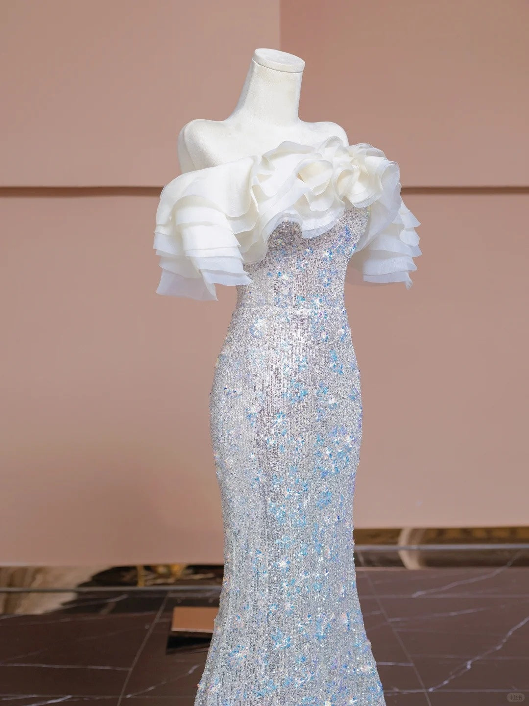 Charming Off-Shoulder Ruffled Mermaid Evening Gowns Floral Beading Sequins Prom Dress AP2308