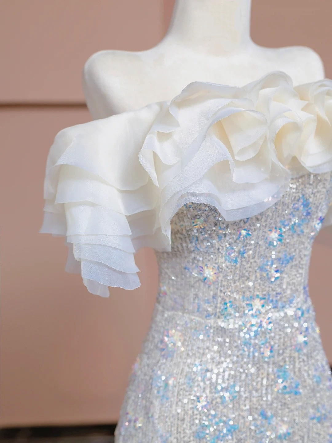 Charming Off-Shoulder Ruffled Mermaid Evening Gowns Floral Beading Sequins Prom Dress AP2308